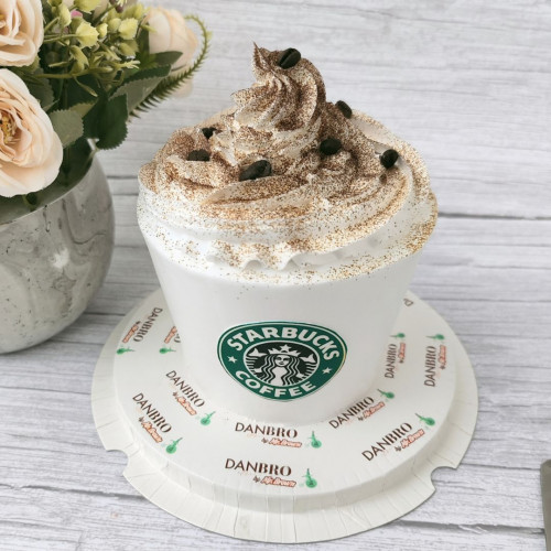 SJNEyHDw2E35G9vwWecbpc1hk8VkNL3DXbXvLAA1 Star Bucks-Inspired Pineapple Cake - Image 1